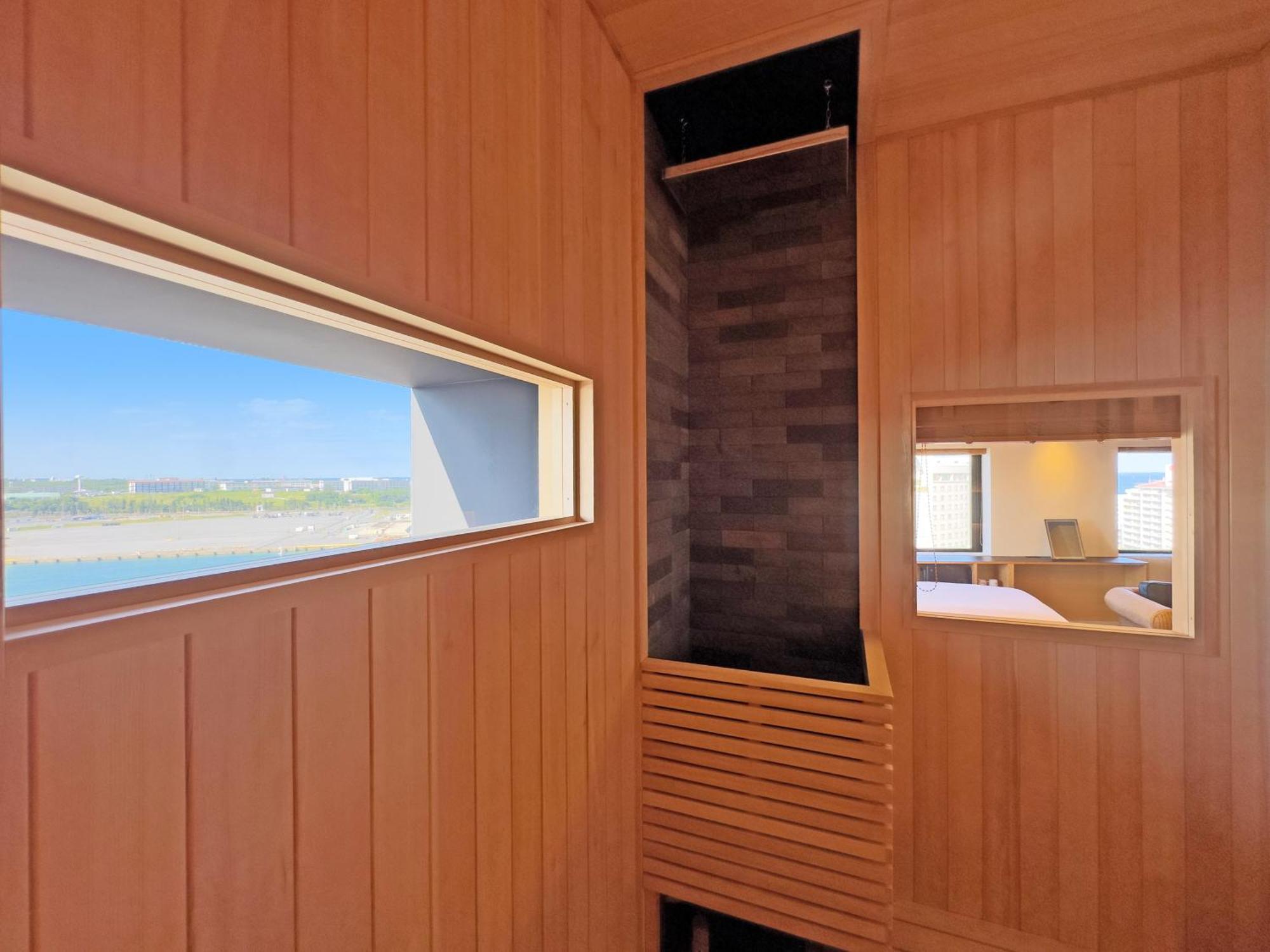 Hotel Androoms Naha Port Bagian luar foto